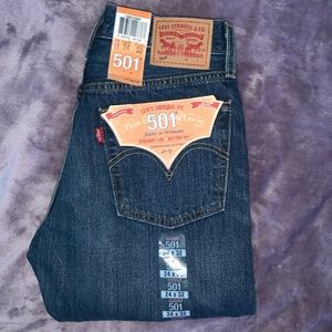 Levi Straight Jeans